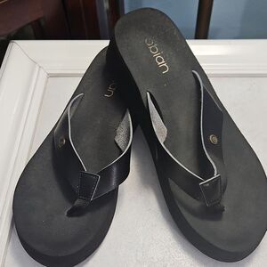 Cobian Black Thong Flip Flops Women's Size 7???